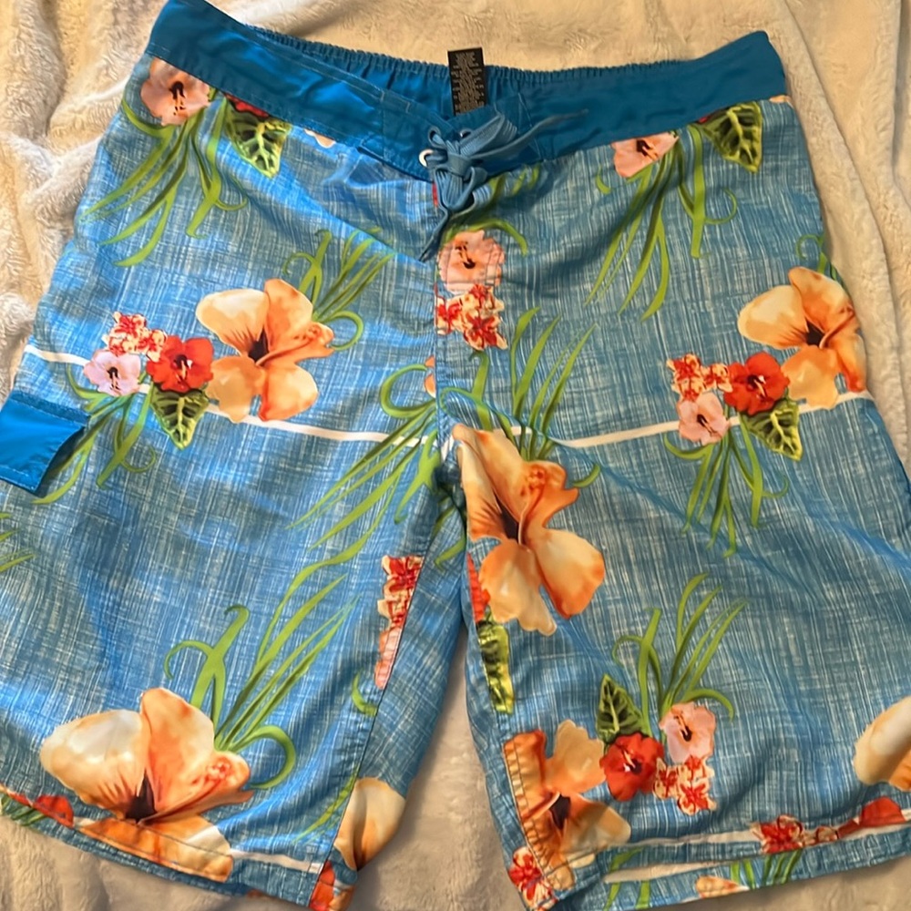 Men’s swim suit. Large 36-38